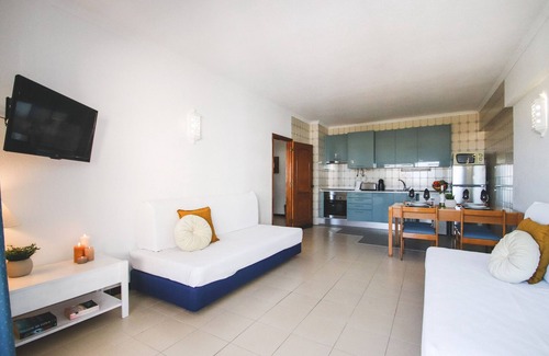 Correeira Apartment | Apt w/Pools, Jacuzzi & Sea View, Albufeira