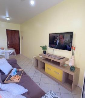 Piratuba Apartment | Apto Violetas na Janela- 1 suíte climatizada- à 50m do Parque Termal!