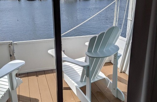 Tavernier Boat Rental | Aqua Lodge Houseboat "Sea Turtle"