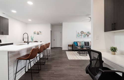 Whitestown Apartment | Aqua Oasis Spacious 2BR 2BA King Beds Pond WFHGym