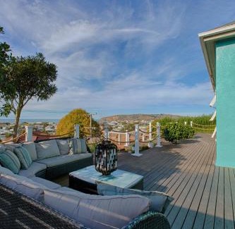 Oamaru House | Aqua On Reed