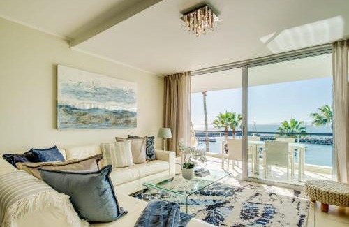 Mouille Point Apartment | Aqua Views