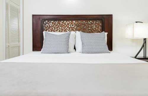 Molynes Gardens House | AquaHaven Retreat in Kingston