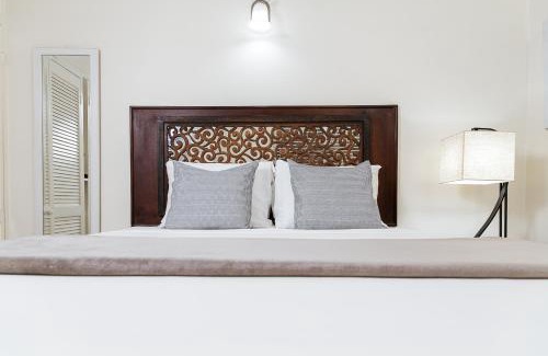 Molynes Gardens House | AquaHaven Retreat in Kingston