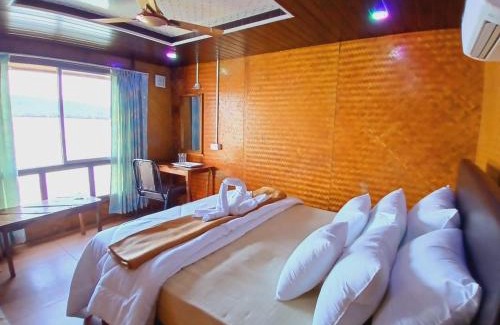 Khattalwada Boat Rental | Aquaholic - A Floating Villa