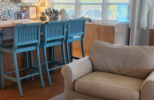 Grove City House | AQUAHOLIC VISTA