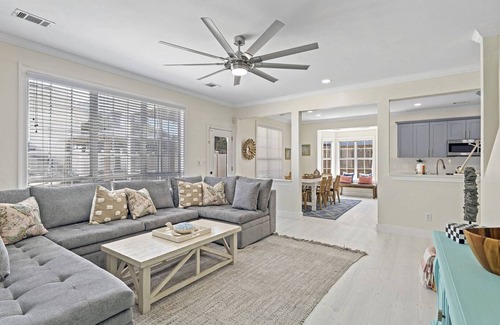 Crystal Beach House | Aquamare - Main House + Guest House, Heated Private Pool, Game Room!
