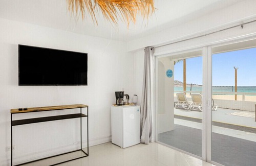 Beacon Hill Apartment | Aquamarine Room · CocoVaa Boutique Hotel - Aquamarine Suite