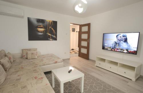 Buzau Apartment | Aquarium Apartment