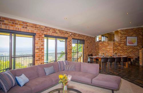 Mount View House | Aquila