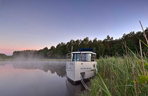 Zeuthen Boat Rental | Aquino 1190 - license-free houseboat - KUHNLE-TOURS Zeuthen