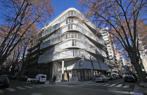 Belgrano House | "Your Temporary Home in the City: Comfortable and Centrally Located Apartment"