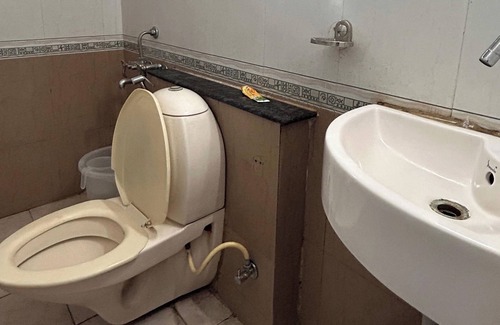 Bangalore City Center Hotel | Aradhya Comforts - MG Road
