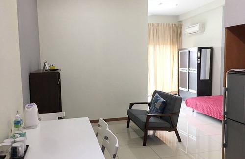 Taman Mount Austin Apartment | Arale Sweet Home in Mount Austin Near IKEA AEON TESCO Mall and all eateries!