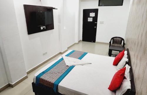 D6 Bed & Breakfast | Aravali Residency B&B