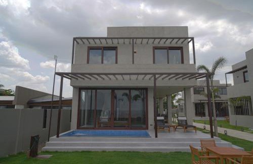 Barangay 16 Resort | Araya Beach Casas