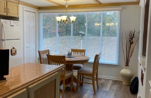 Lyndon Station Cottage | Arbor Acres Cottage! Bright, cheery, cozy and ready for you right by Wis Dells!