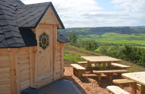 Carrickfergus Cabin | Arbor Hills
