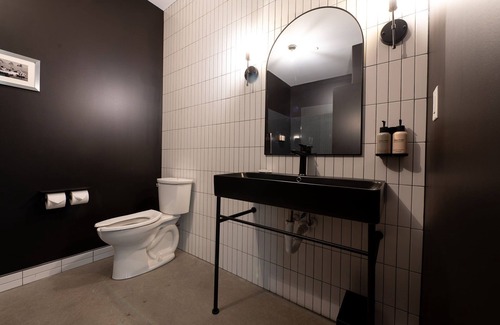 City Center Hotel | Arch and Cable Hotel