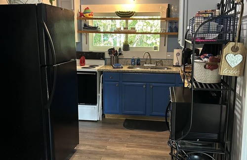 Manning House | Archie's Lake Daze Cottage