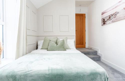 Derby Apartment | Archies Cozy Retreat A Stylish Derby Hideaway