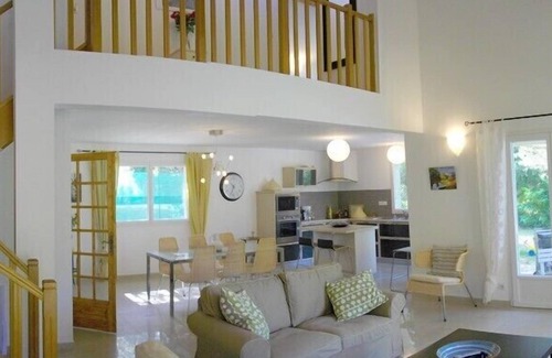 Bellegarde-du-Razes Villa | Architect Designed Villa with pool set in Mature Gardens ideal for Large Groups