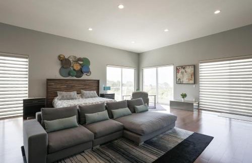 La Jolla Farms House | Architectural Gem La Jolla Oceanview surf and golf