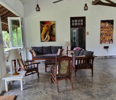 Kahandamodara House | Ardeen Villa - superb 3 bedroom beachfront for 6, BB, in Ranna- Tangalle- free pick up or drop off for 7 night stays, serviced, taxes included