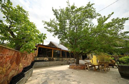 Areni Bed & Breakfast | Areni Wine Art