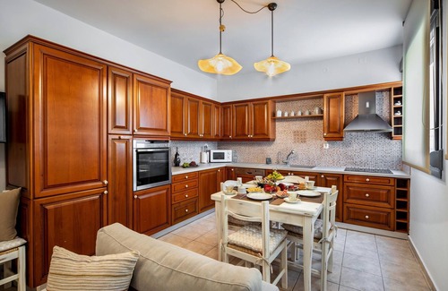 Agia Pelagia Apartment | ARISMARI Garden - Apartment with a beautiful BBQ garden.