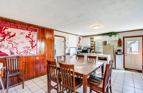 Henderson Cabin | Arkansas Cabin w/Deck < 1 Mi to Norfork Lake