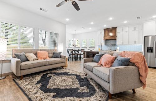 Central Arlington House | Arlington Retreat