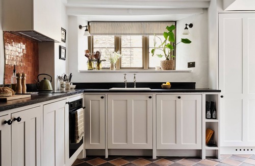 Charlbury Cottage | Armada Cottage - Charlbury, Close to Pub