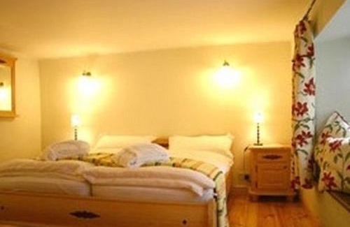 Seaton Bed & Breakfast | Armidale Cottages B&B