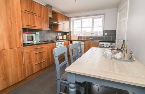 Beverley House | ARMSTRONG COTTAGE, family friendly, with a garden in Beverley