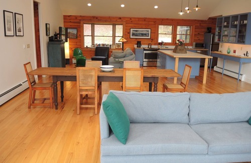 Oneonta House | Arnoldson House - Dramatic rolling hill views, modern, spacious great room