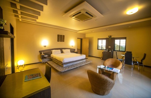 Latur Hotel | Aroma