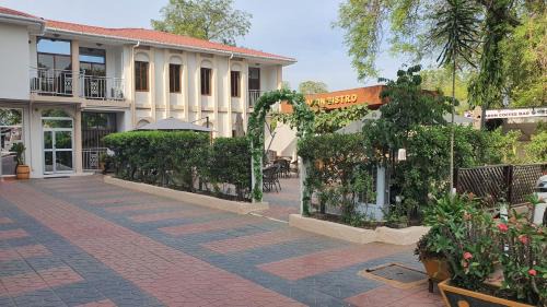 Central Equatoria Hotel | Aron International Hotel
