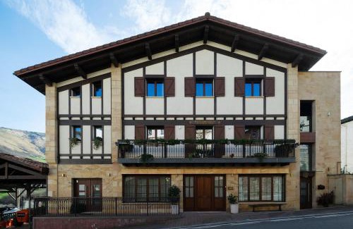 Valcarlos Apartment | Arrokarenea