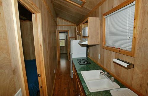 Marquette County Resort | Arrowhead Camping Resort Deluxe Cabin 14