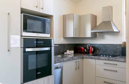 Waipahihi House | Arrowsmith · Mercy of Lake Taupo family friendly in the heart of Taupo
