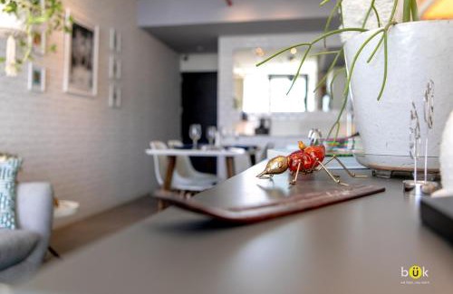 La California Apartment | ART AND STYLE Wonderful space for a couple