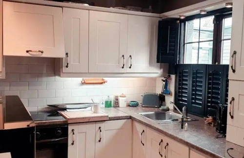 Ballyfermot House | Art Deco House Dublin Close to City Centre