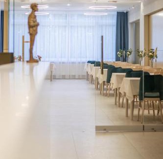 Medzilaborce Hotel | Art Hotel