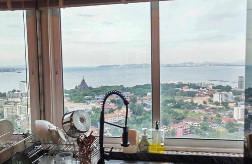 North Pattaya Apartment | Art Under the Clouds 32nd floor sea view SuperHost
