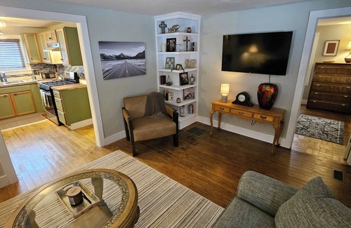 Freedom House | Artesian Spring house! 2 Bed, 2 bath, country setting, fire pit by the creek!