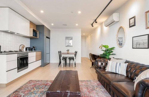 Fitzroy Apartment | Artist Abode: Stay in a Home That’s Also a Gallery