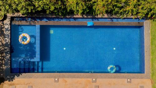 Morjim Bed & Breakfast | Artist Beach House