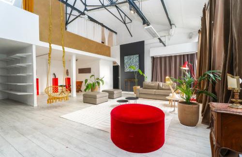 Montreuil Villa | Artist Loft Experience - 4 BR & Air Conditioning
