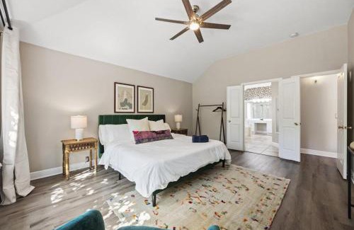 Cedar Park House | Artist Retreat at Cypress Creek - Hotub - Sleeps 9